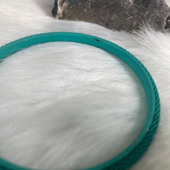 Teal Green Mesh Bangle Bracelet - Picture 3 of 4